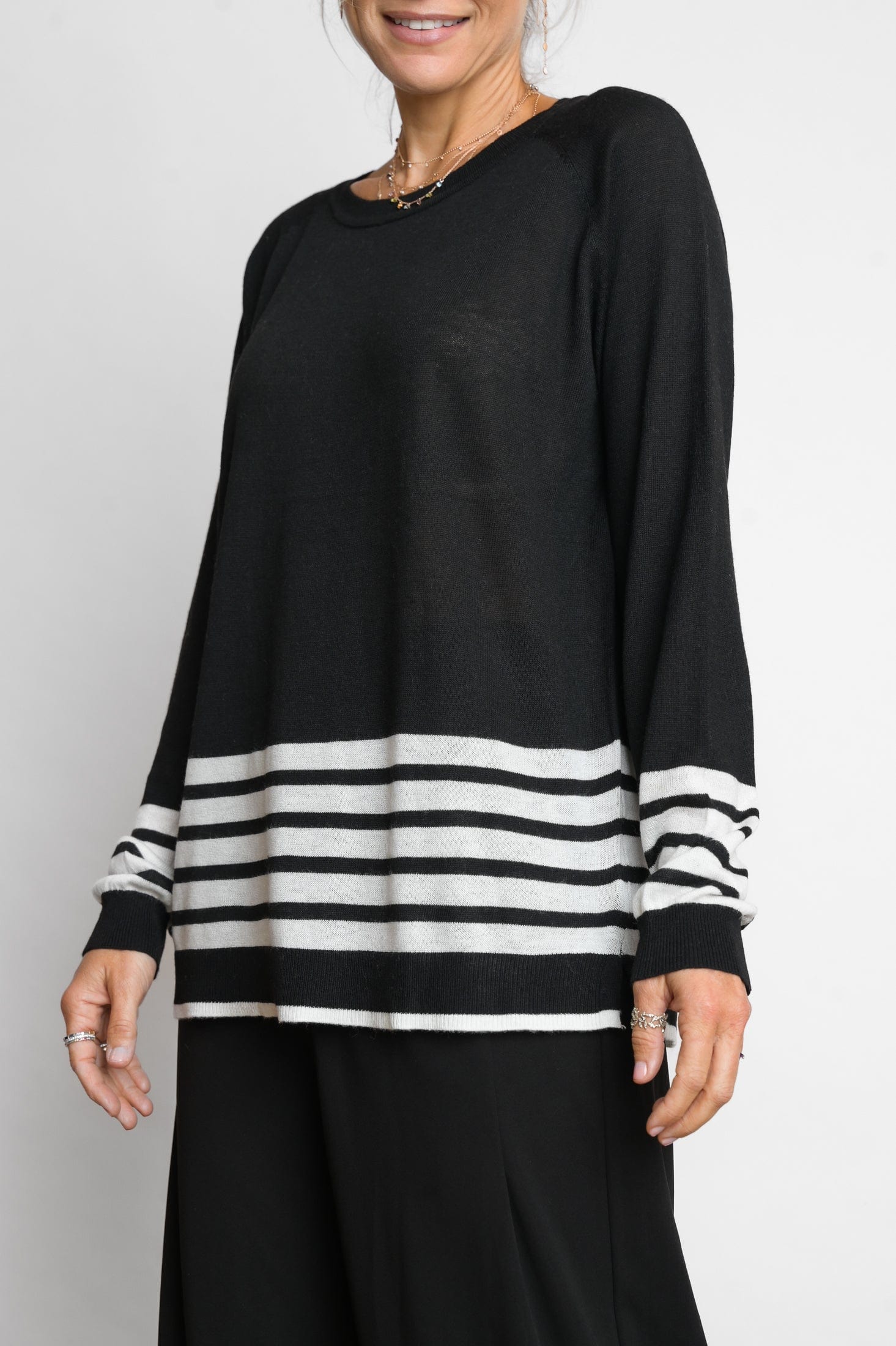 ARKI סריג פסים שחור לבן image 5