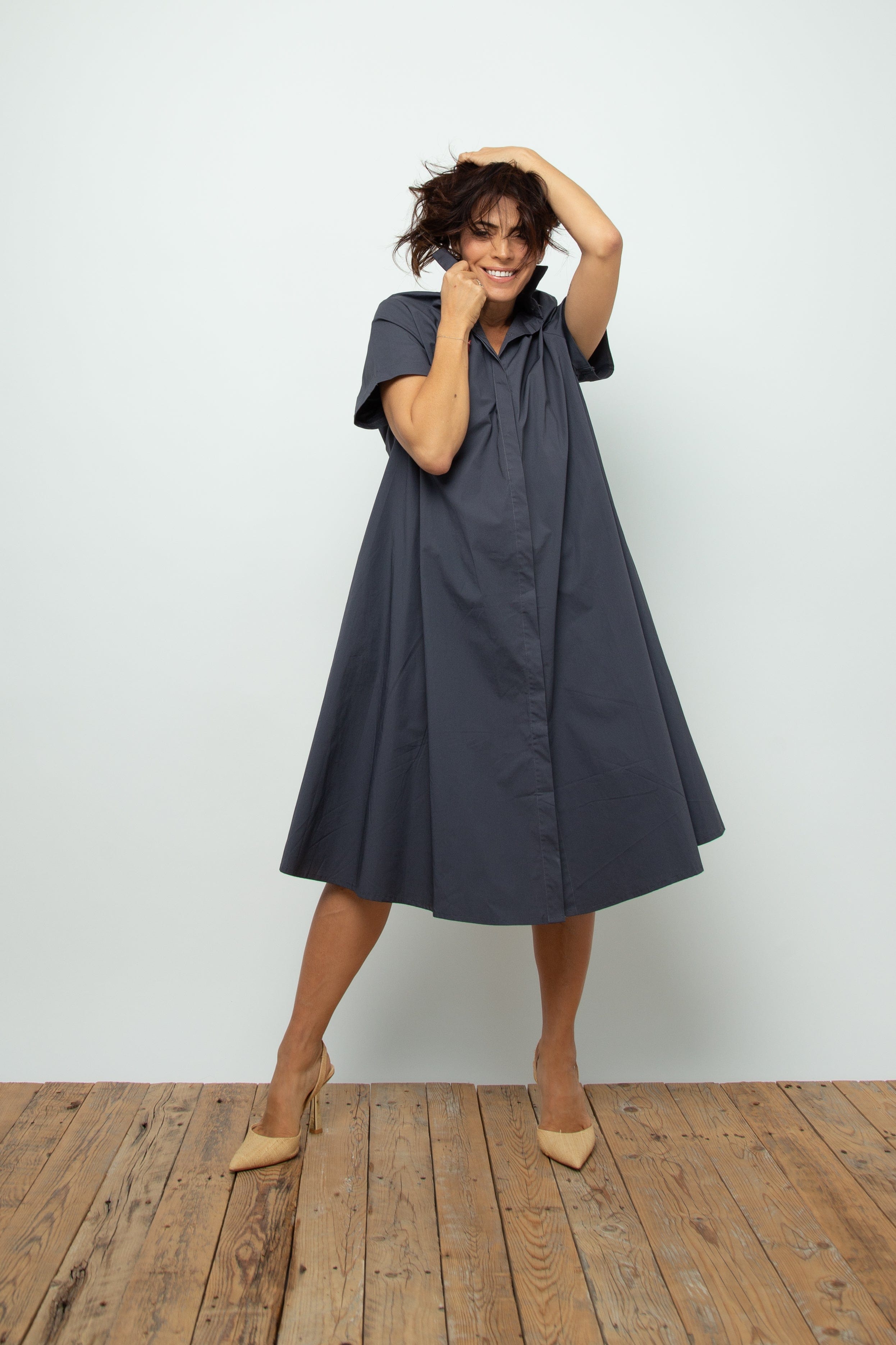 THREE  שמלה אוברסייז אפור סגול image 4