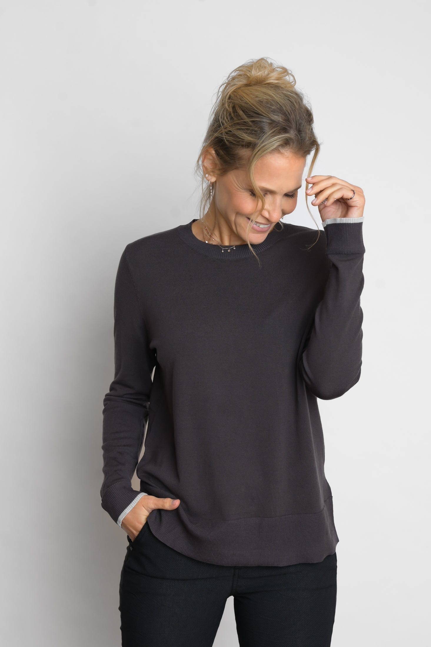 KASOSS  סריג אפור חום קלאסי image 6