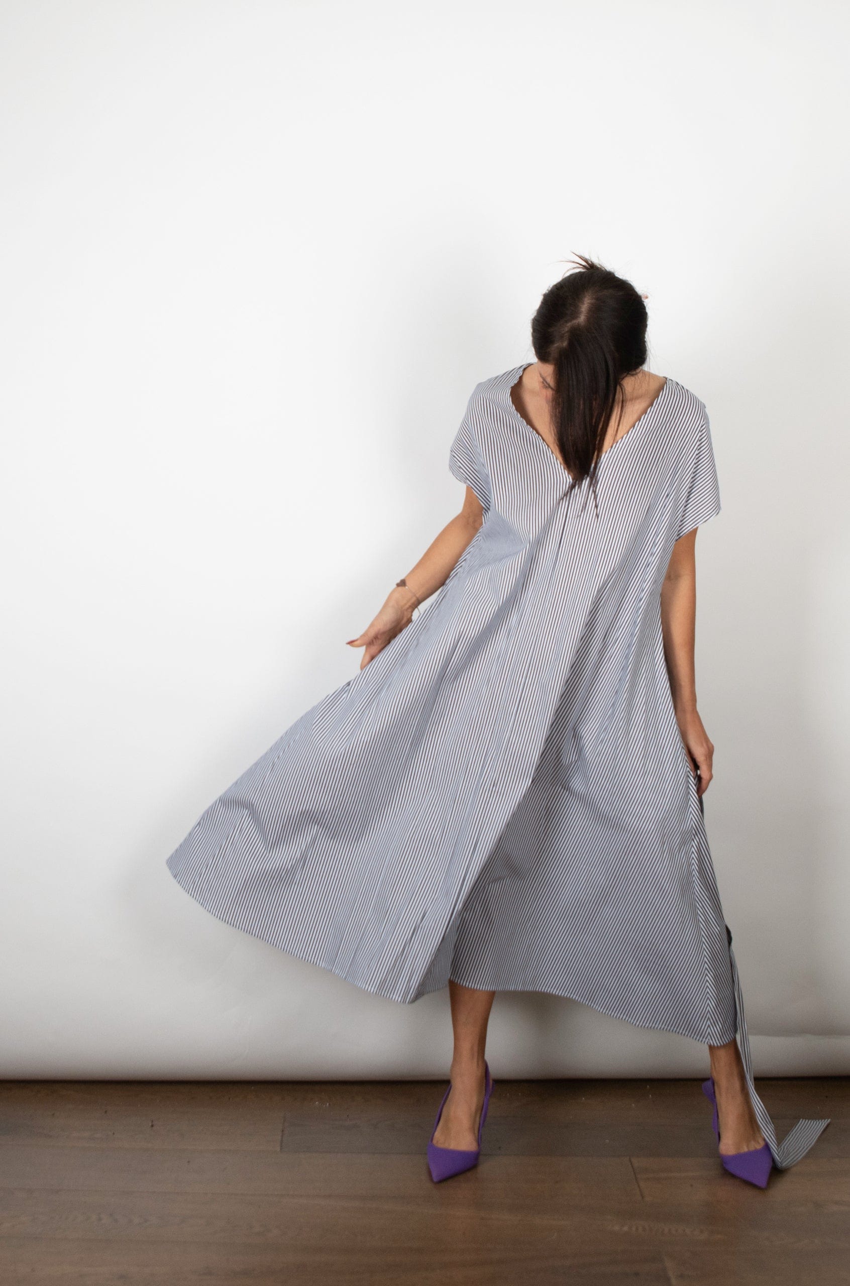 WINEHOUSE V שמלה אוברסייז image 2