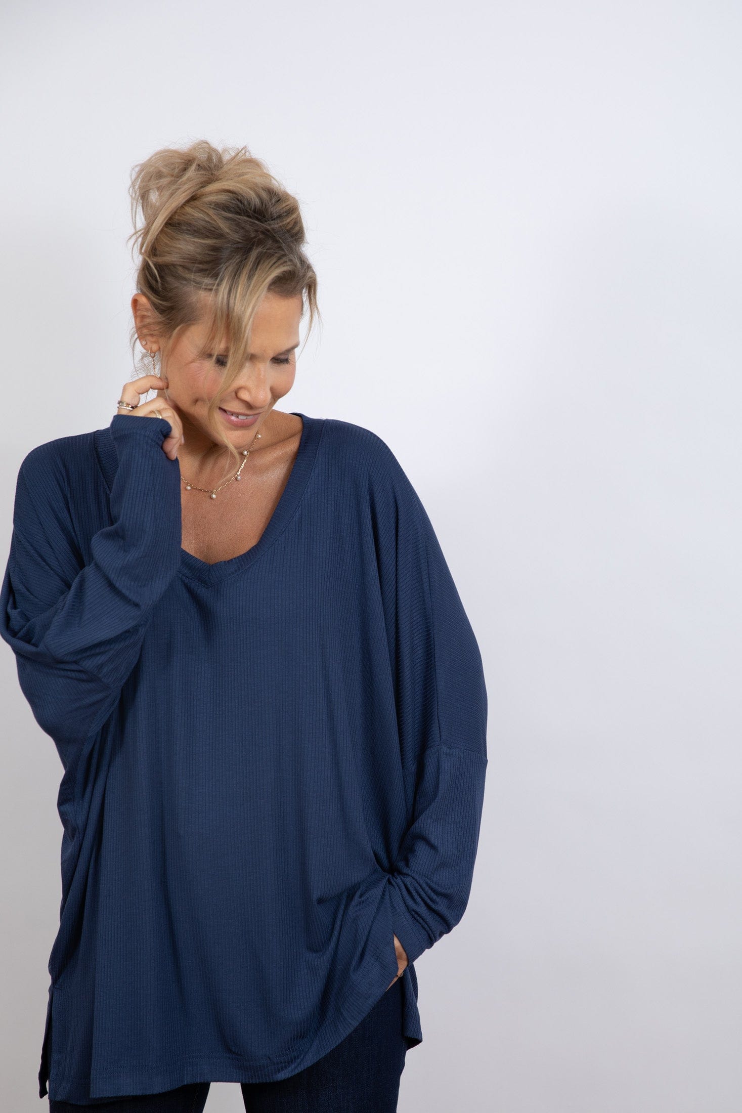 J SHIRT   חולצה כחולה אוברסייז image 6