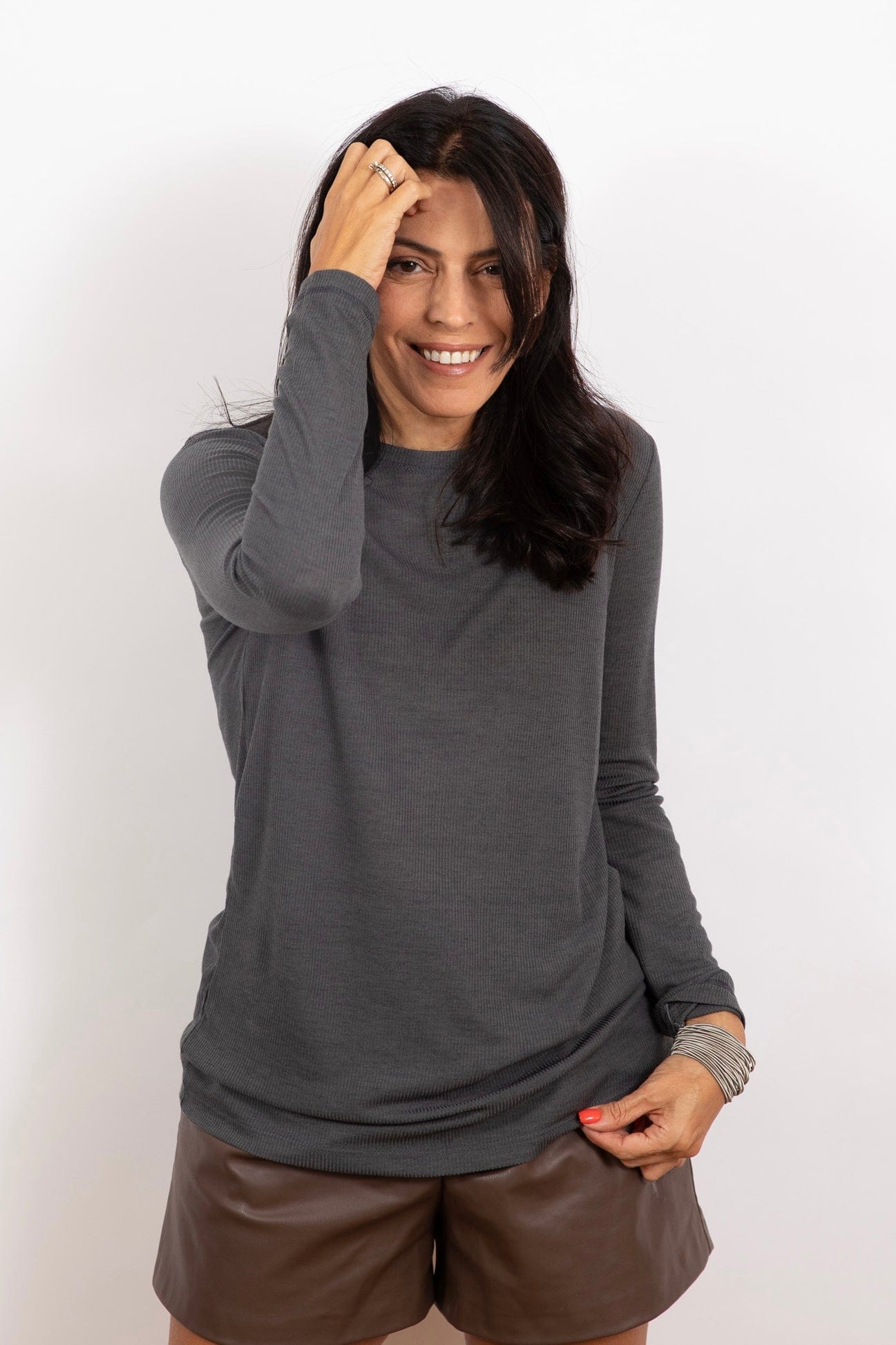 P SHIRT  חולצה אפורה בייסיק image 0