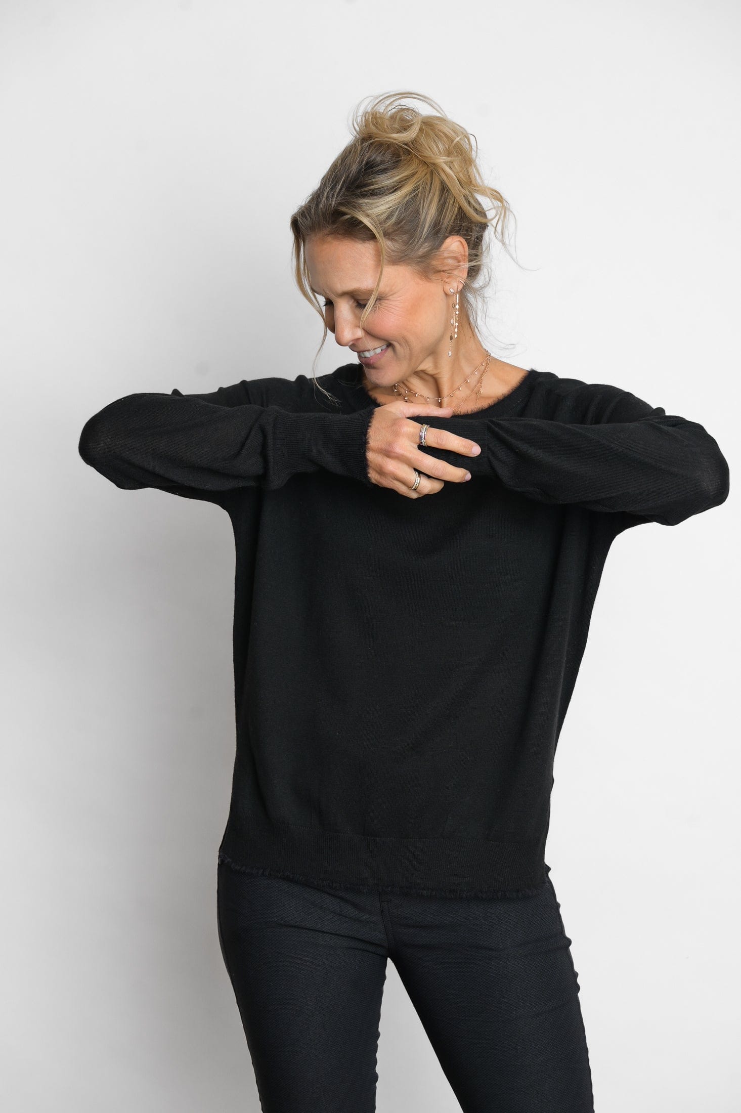 LIPSI סריג עגול שחור image 4