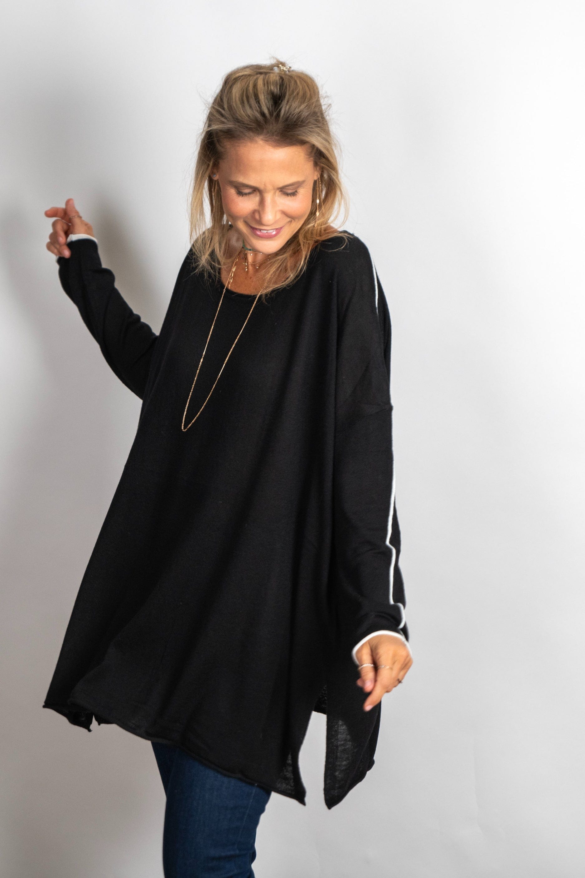 WIHTNEY סריג שחור אוברסייז image 2