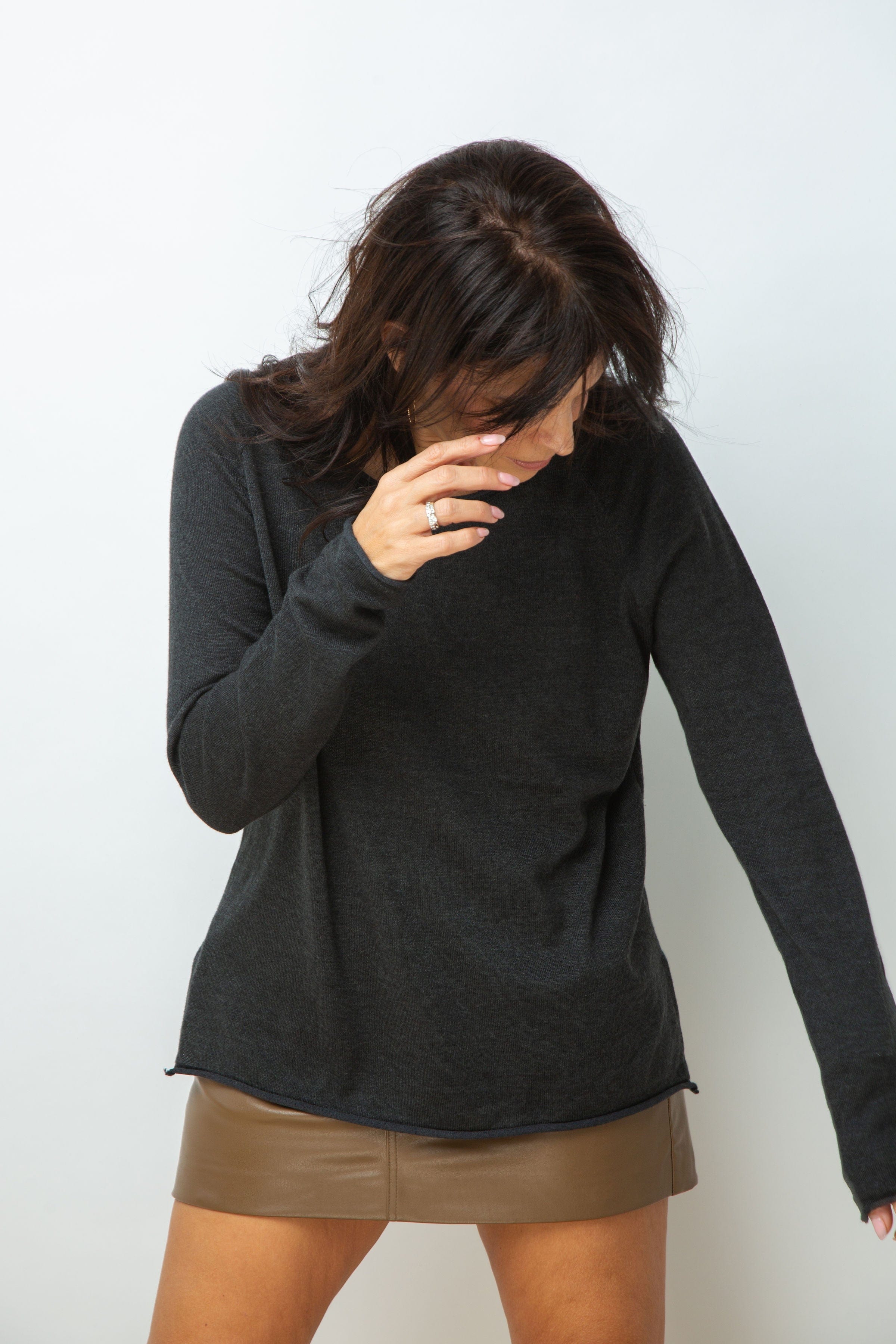 POOL סריג עגול אפור image 3