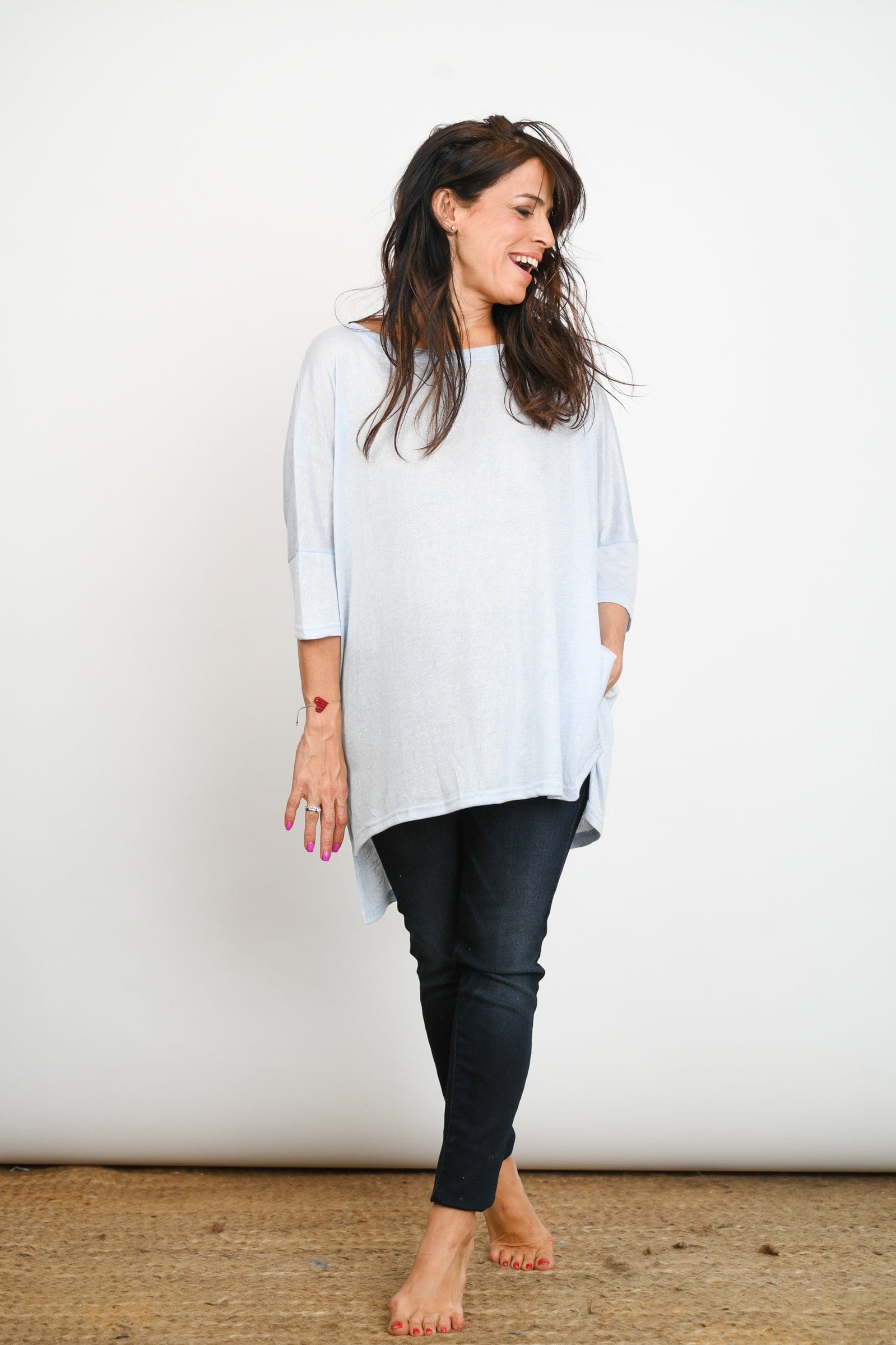 LEO  חולצה תכלת אוברסייז גדולה image 6