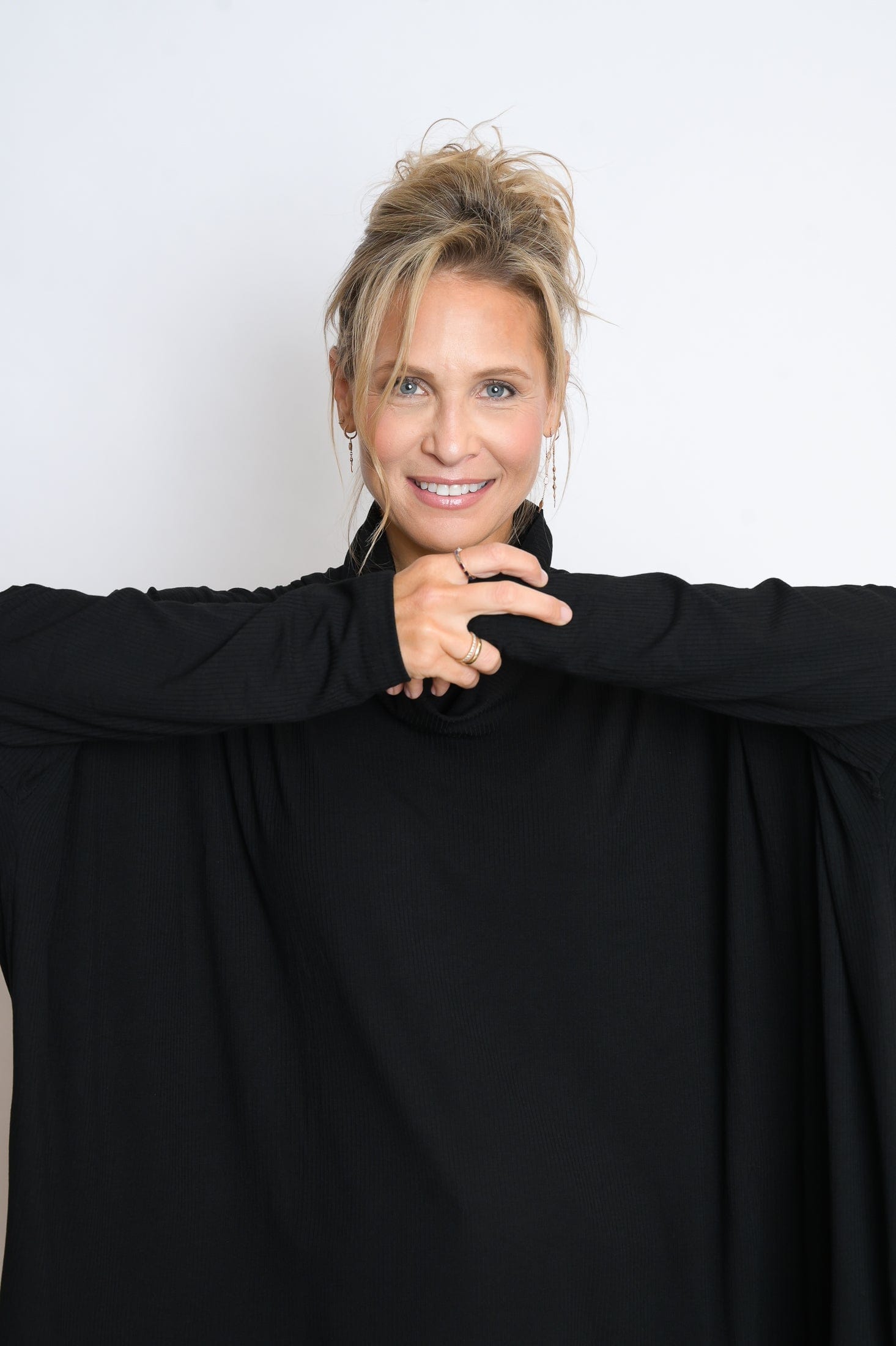 K SHIRT   גולף שחור אוברסייז image 4