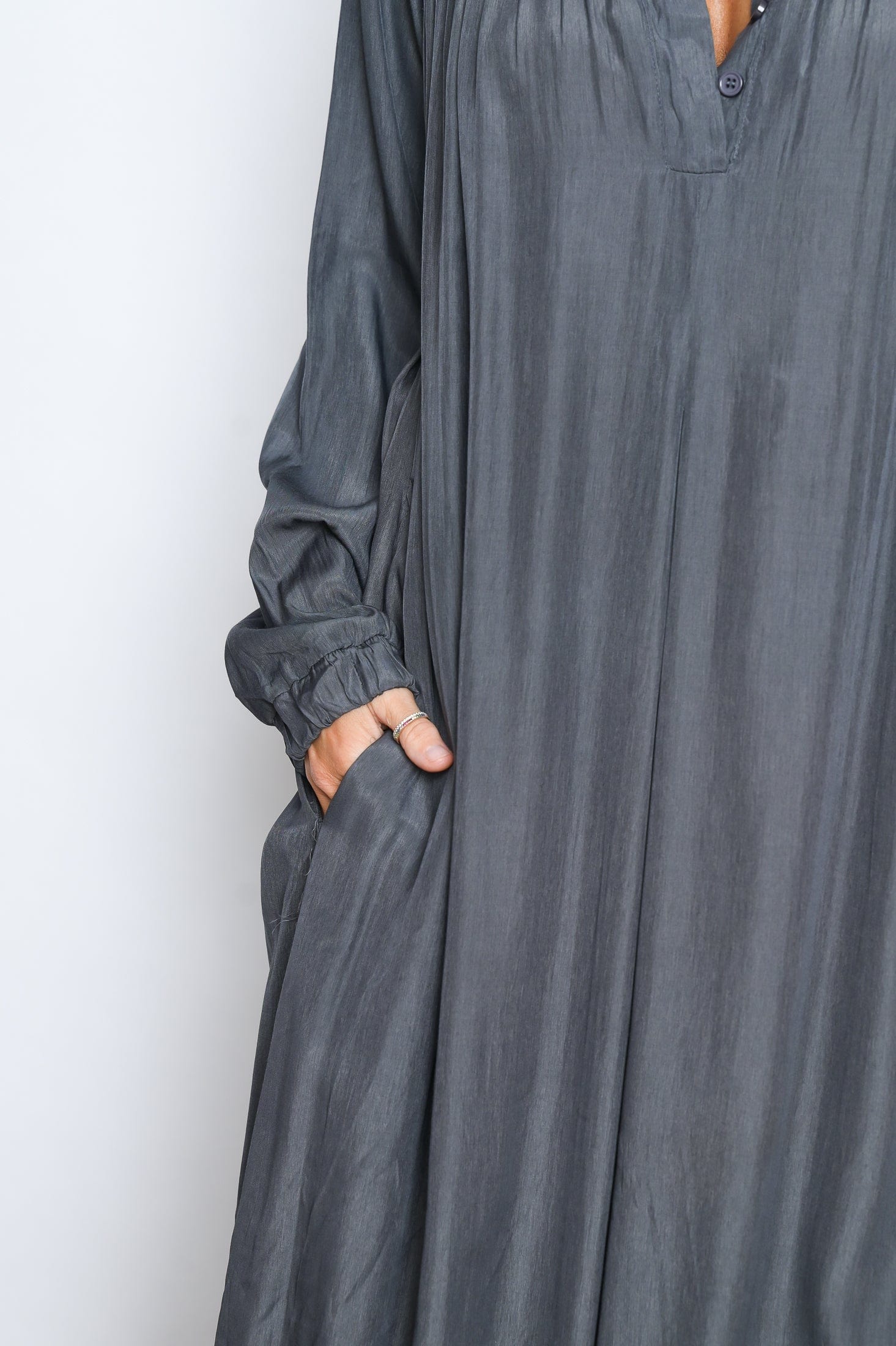 RANA שמלת אוברסייז אפורה image 8