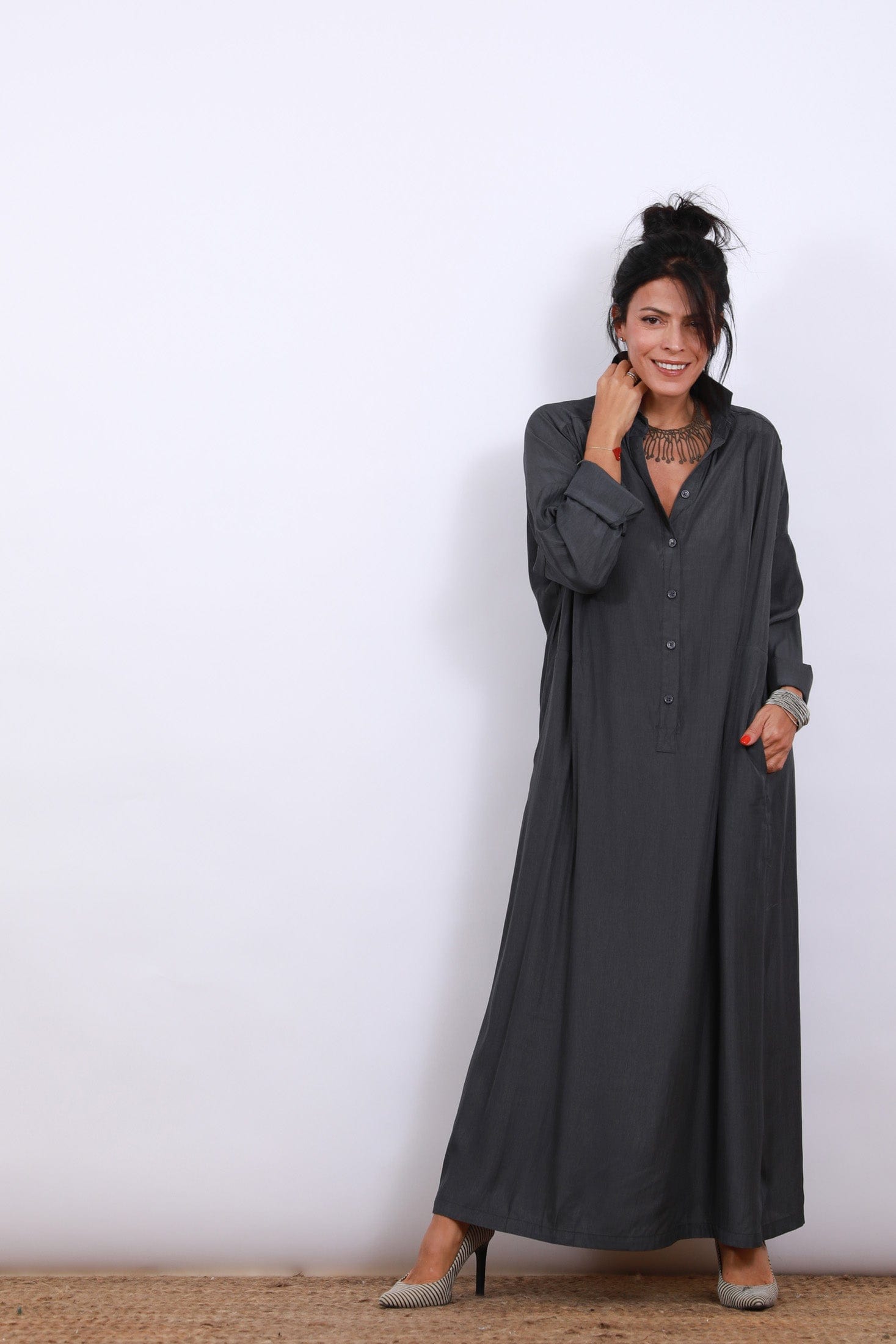 DEMON שמלה אפורה מקסי image 5