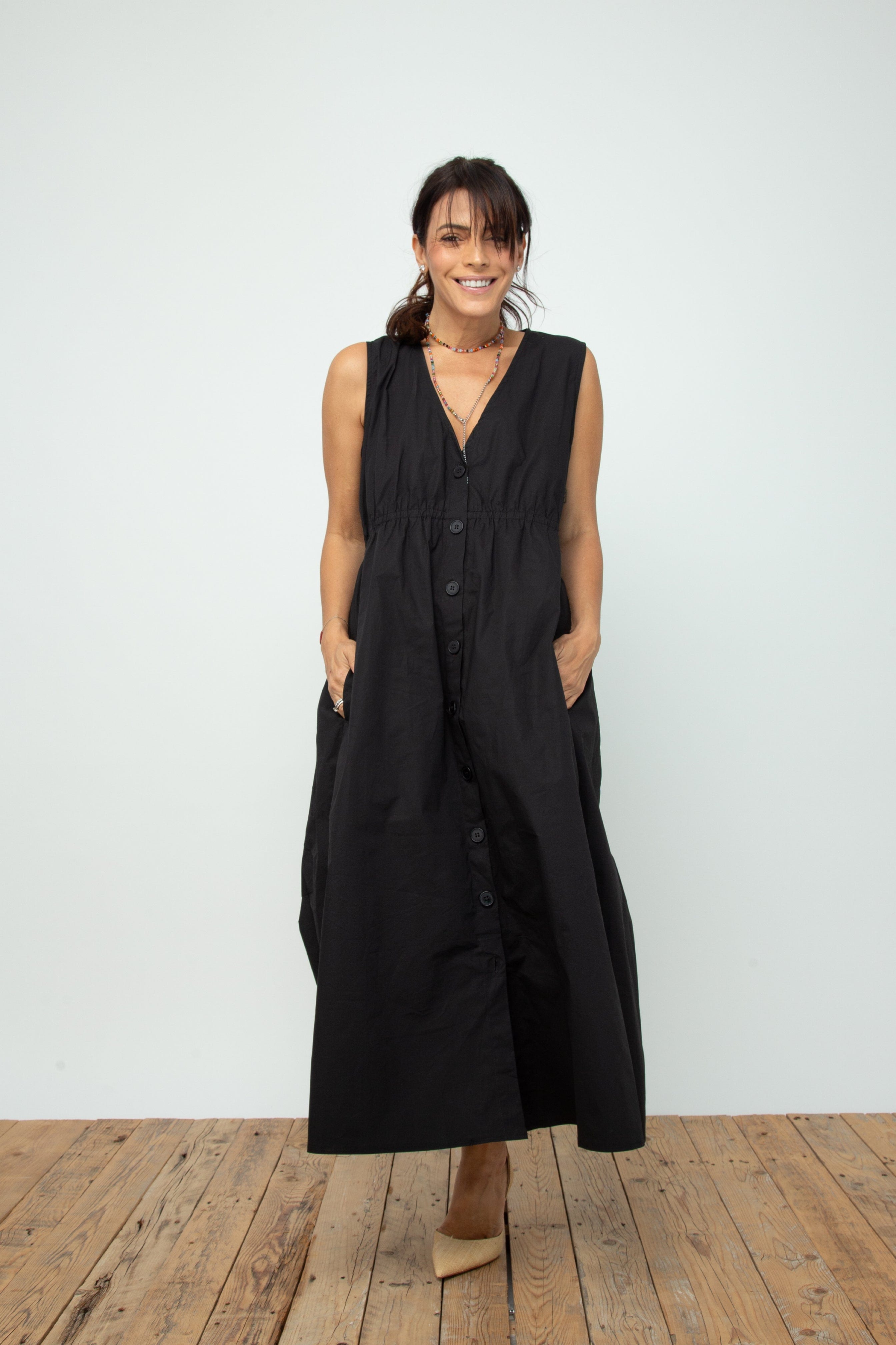 FOUR שמלה ללא שרוולים שחורה כפתורים image 3