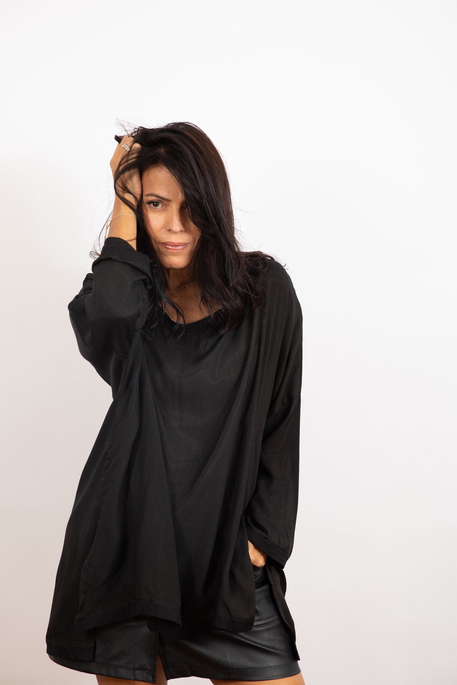 ALT חולצה שחורה אוברסייז image 9