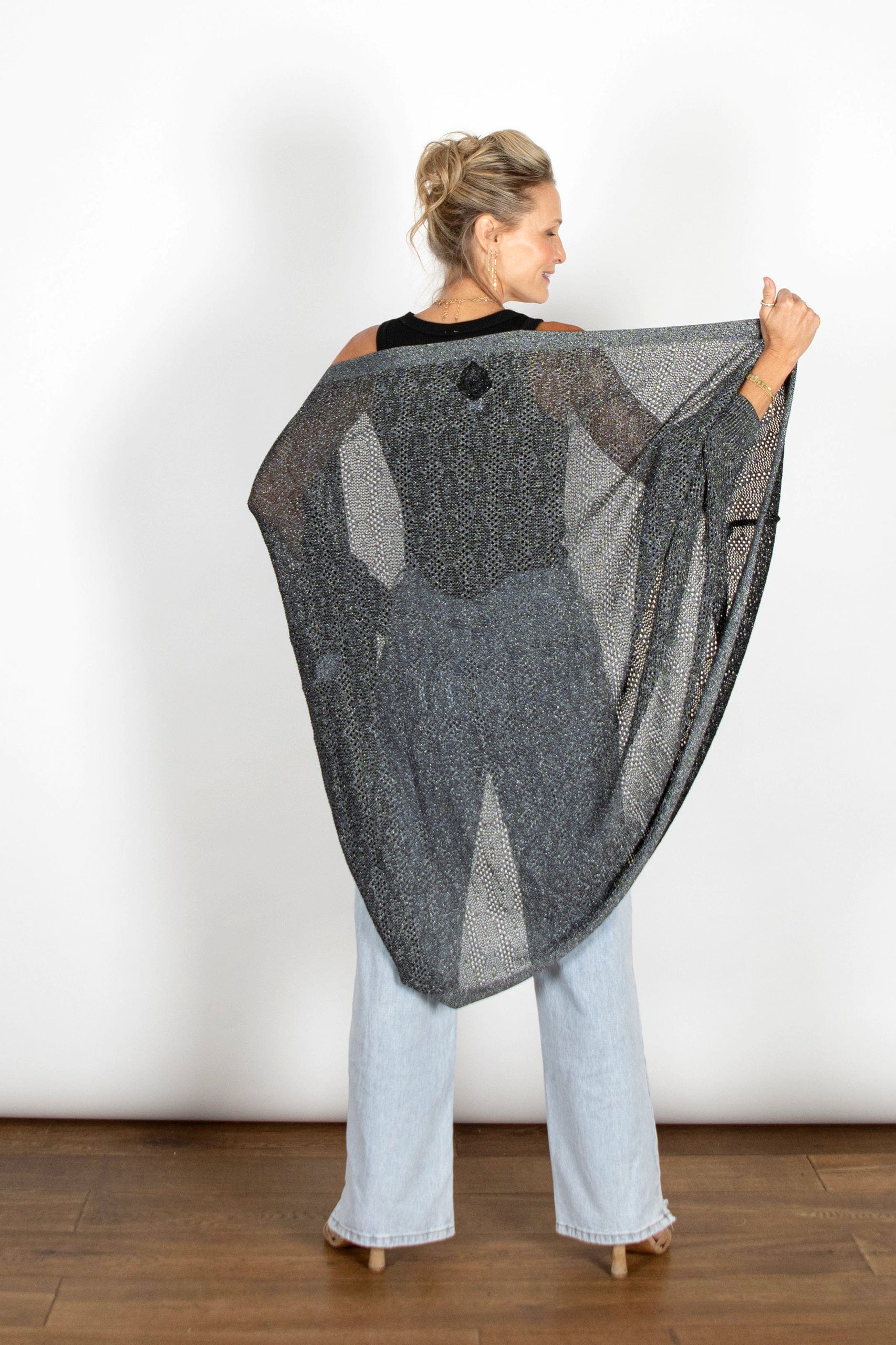 LIAM  עליונית סריג חורים שחור image 9