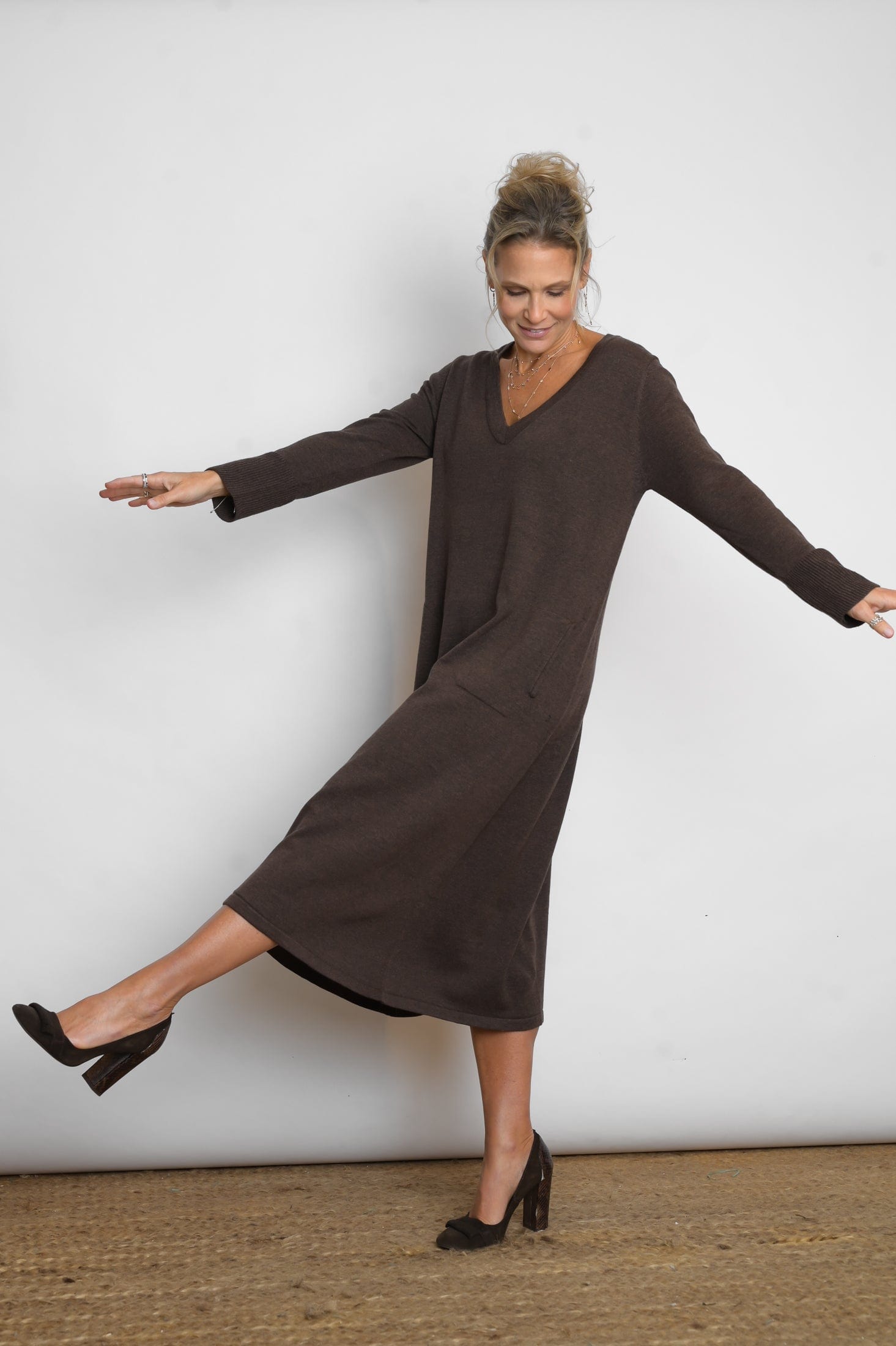 NIMOS V שמלת סריג חומה image 4