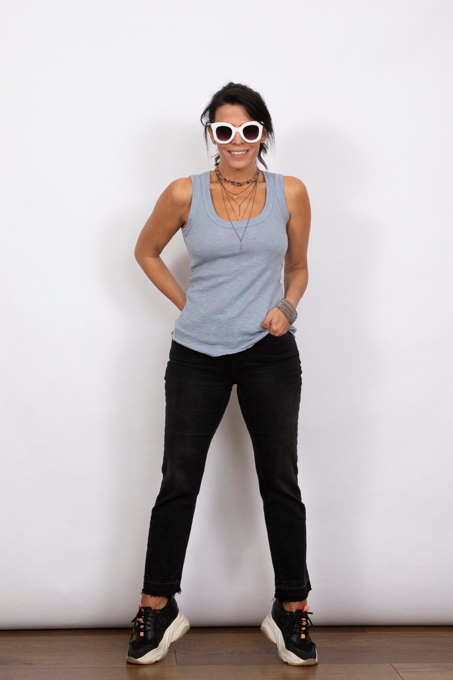 ARES גופיה תכלת צמודה image 3