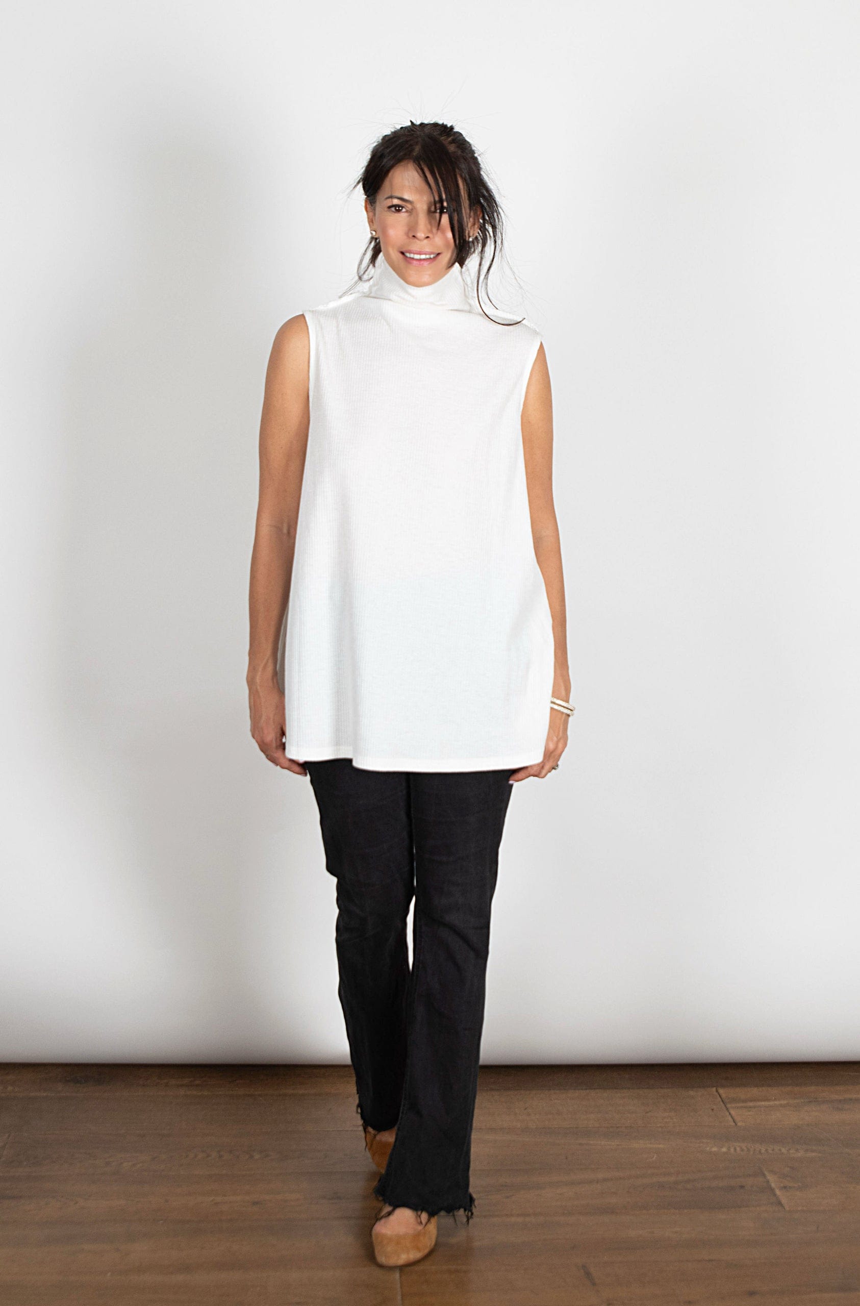 NOAM גופיית מיני גולף לבנה וופל image 1