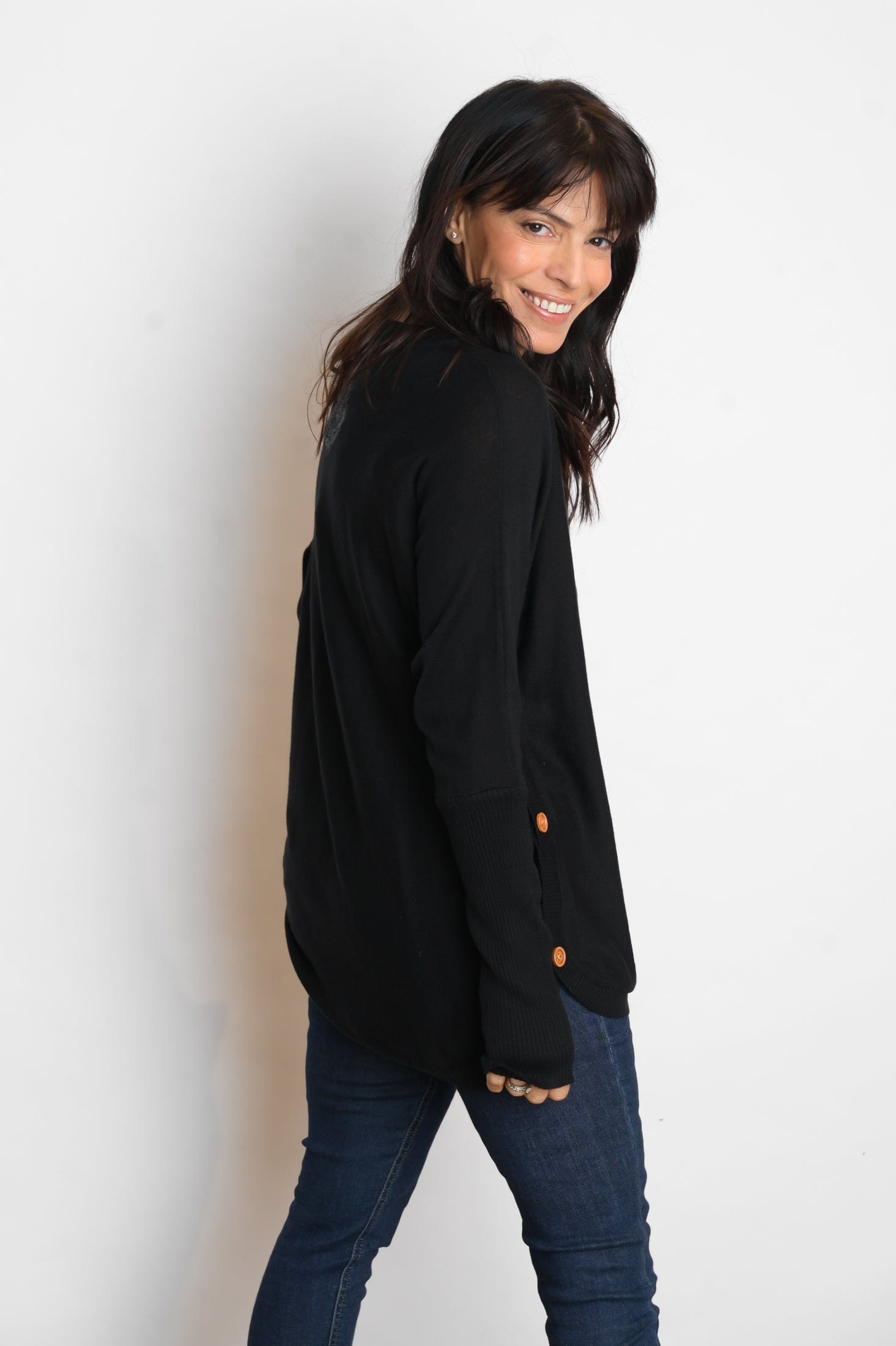 DIA סריג שחור מעוצב כפתורים image 1