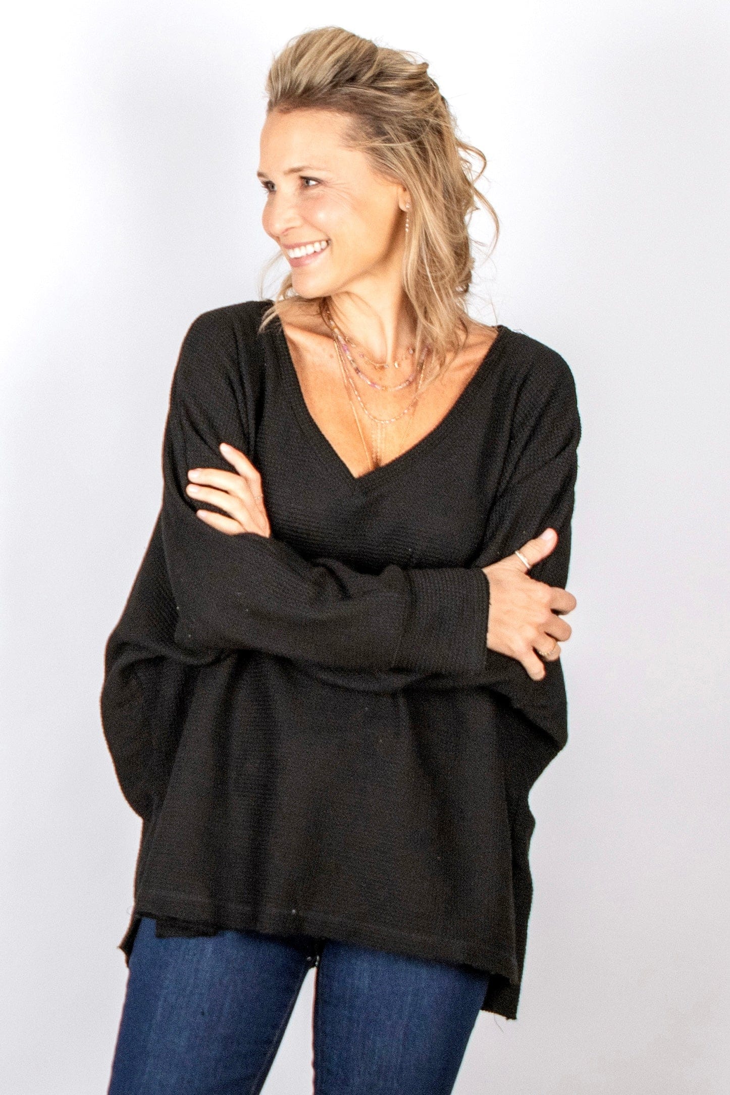 RIKI חולצת אוברסייז שחורה וופל image 1