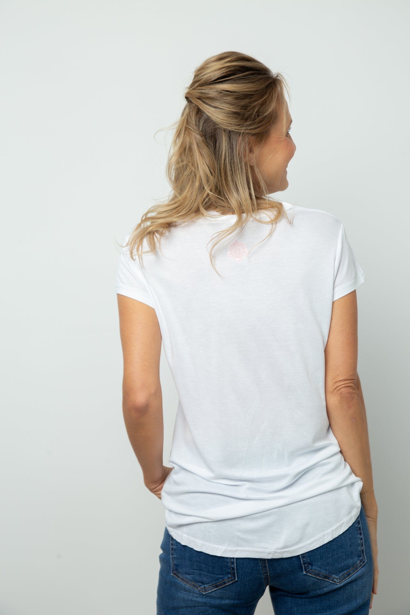 NINE חולצה בייסיק לבנה image 9