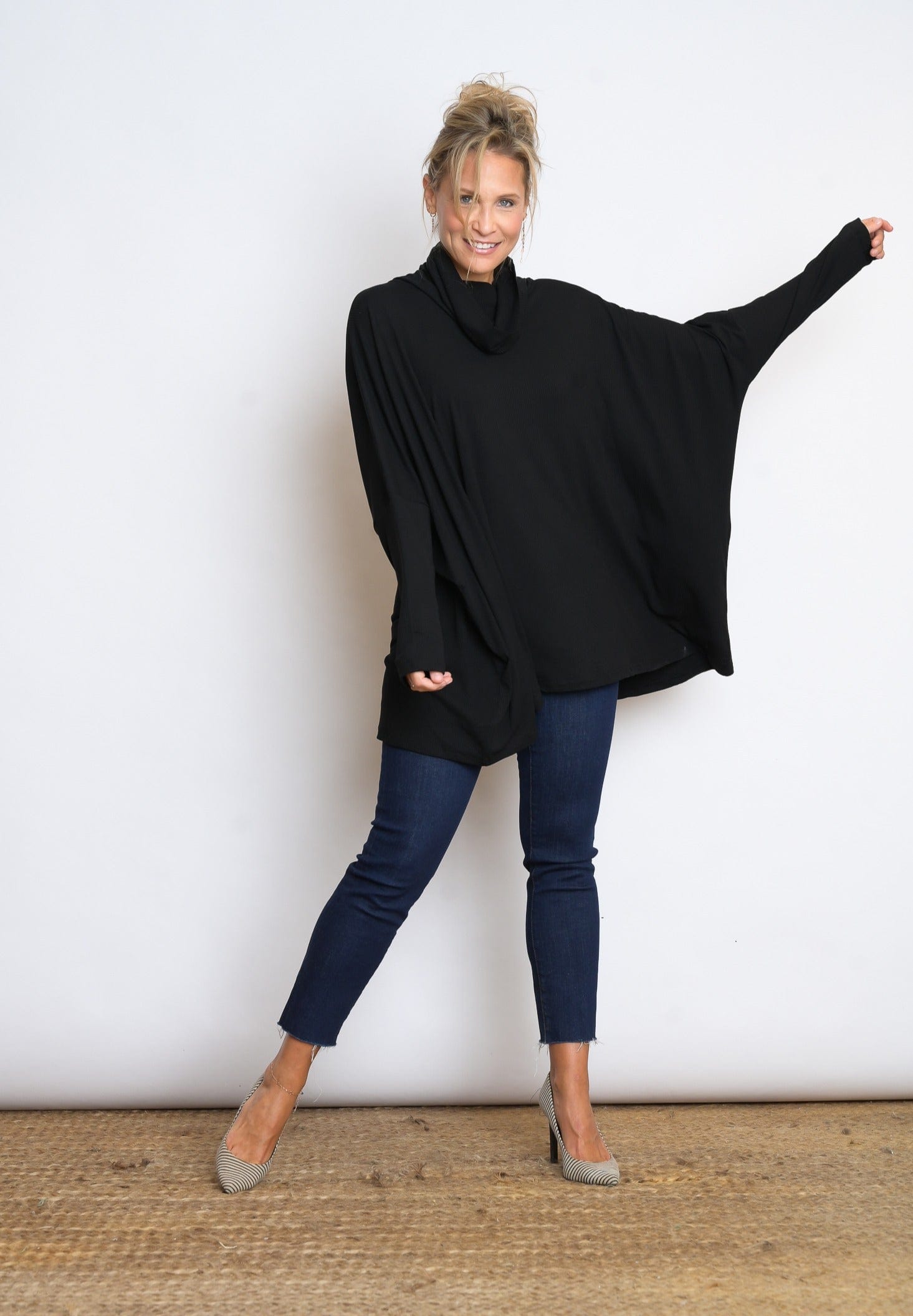 K SHIRT   גולף שחור אוברסייז image 0