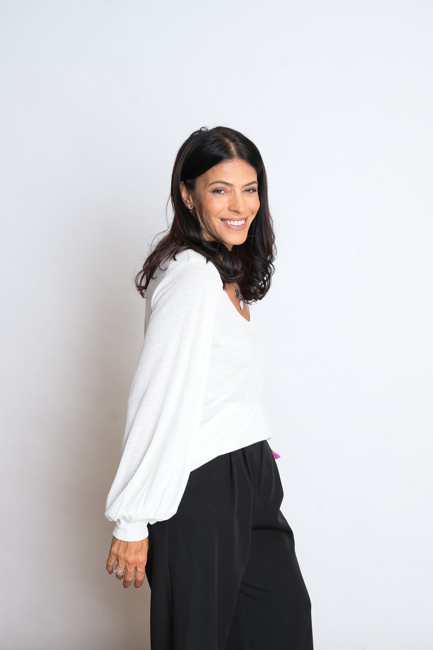 N SHIRT  חולצה לבנה מעוצבת image 5