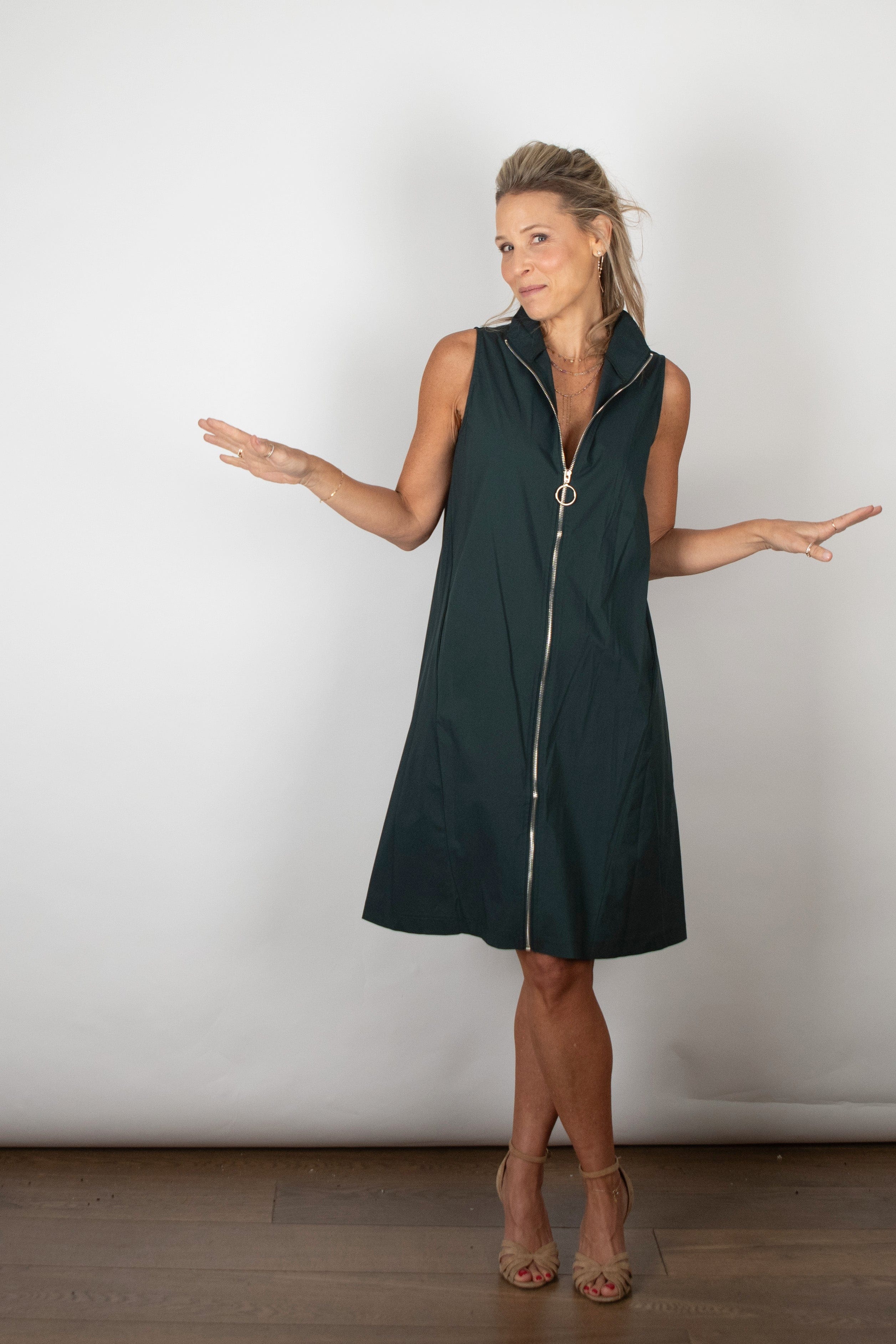 SHAKIRA  שמלה ירוקה ריצ׳רצ image 2